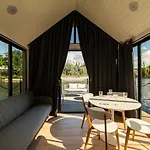 Na Wodzie La Mare Houseboats *