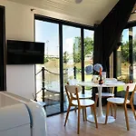 Apartman Na Wodzie La Mare Houseboats *