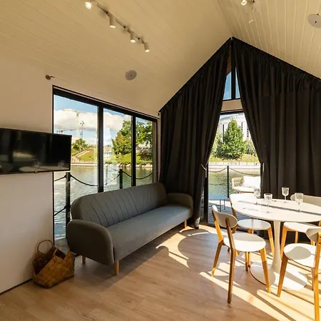 Na Wodzie La Mare Houseboats Apartment *