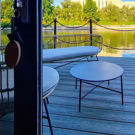 Na Wodzie La Mare Houseboats Apartment