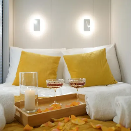 Na Wodzie La Mare Houseboats