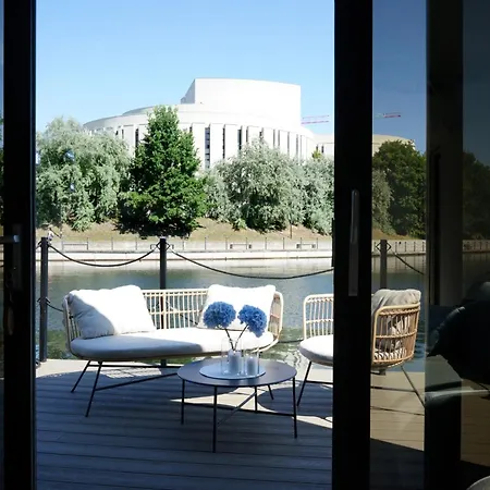 Na Wodzie La Mare Houseboats *