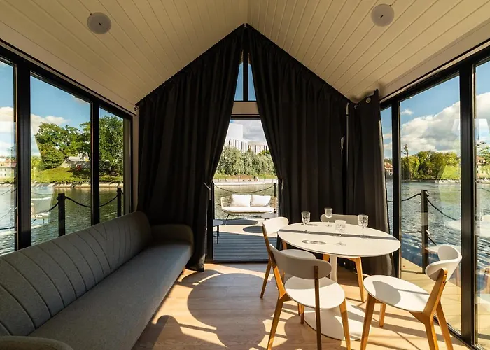 Na Wodzie La Mare Houseboats *