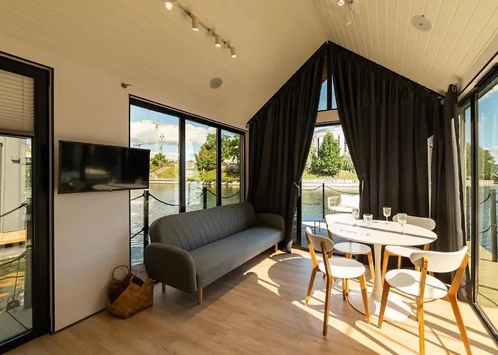 Na Wodzie La Mare Houseboats Lägenhet *