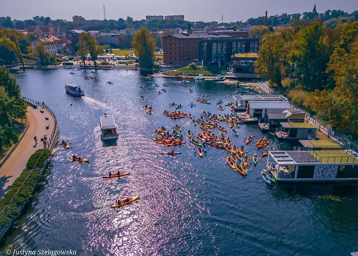 Na Wodzie La Mare Houseboats *